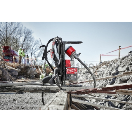 MXF CVBPKIT-602 MILWAUKEE MX FUEL™ batohový vibrátor do betónu