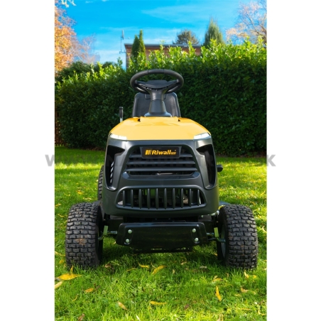RLT 92 TRD Riwall Pro trávny traktor so zadným vyhadzovaním mechanickou prevodovkou