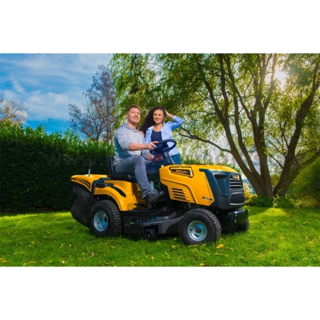 RLT 102 HRD TWIN Riwall Pro trávny traktor so zadným vyhadzovaním a hydrostatickou prevodovkou