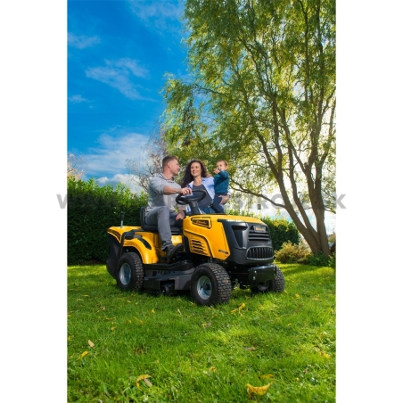 RLT 102 HRD TWIN Riwall Pro trávny traktor so zadným vyhadzovaním a hydrostatickou prevodovkou