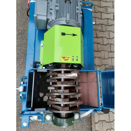 Triton Sima drvič stavebného odpadu, sutiny