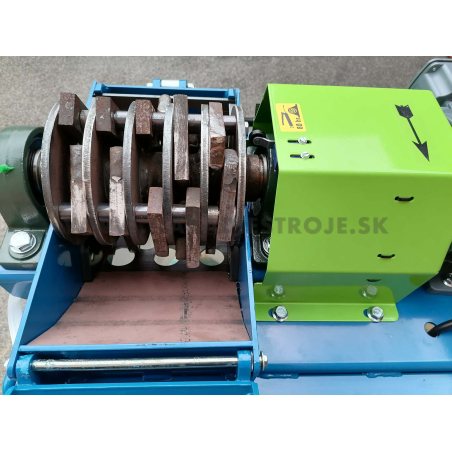 Triton Sima drvič stavebného odpadu, sutiny