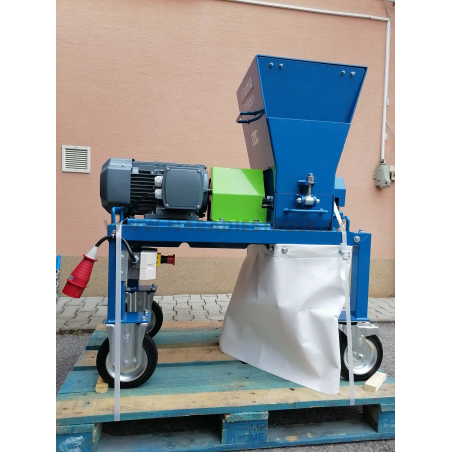 Triton Sima drvič stavebného odpadu, sutiny