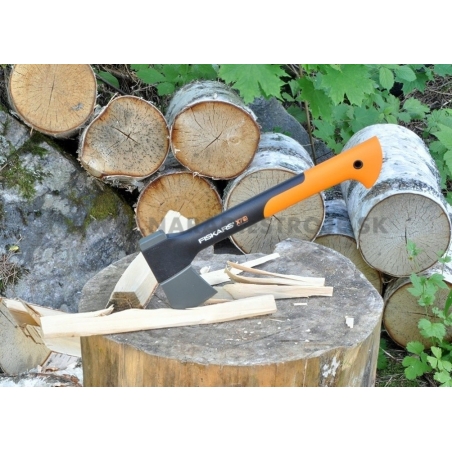 X7 - Fiskars univerzálna sekera