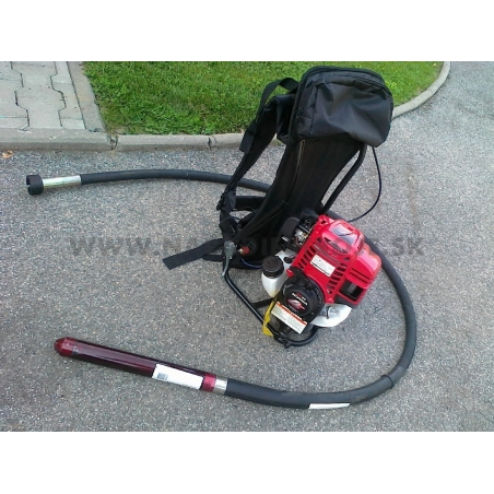 BackPack Enar motorový ponorný vibrátor na betón - pohonná jednotka s motorom Honda